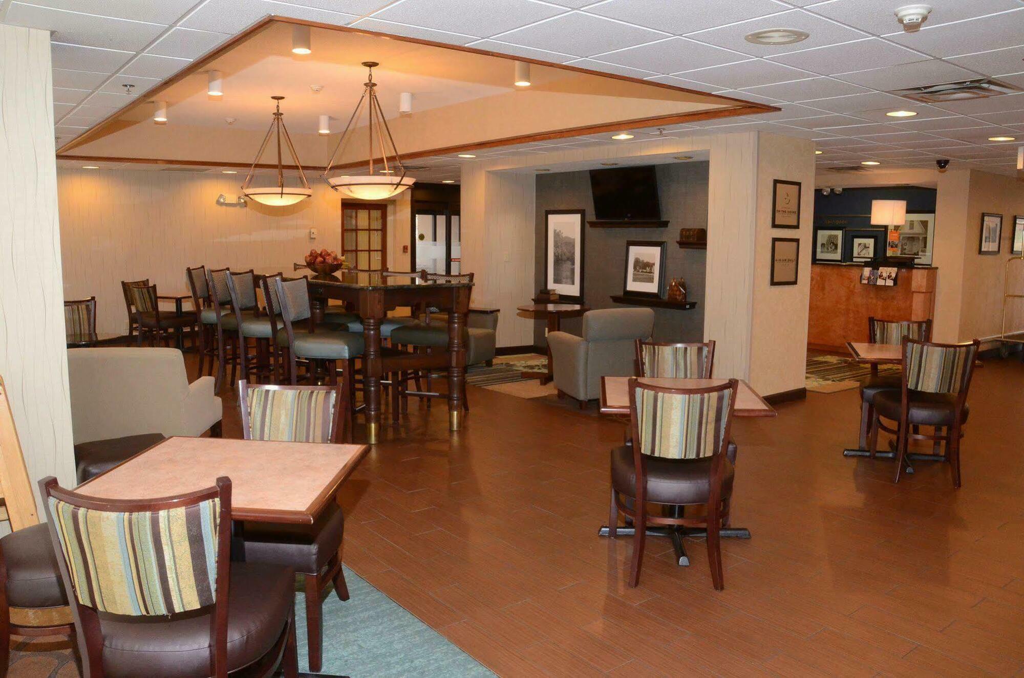 Hampton Inn Abingdon Ngoại thất bức ảnh
